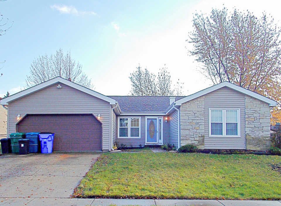 1st image of 7547 W Woodlawn Dr