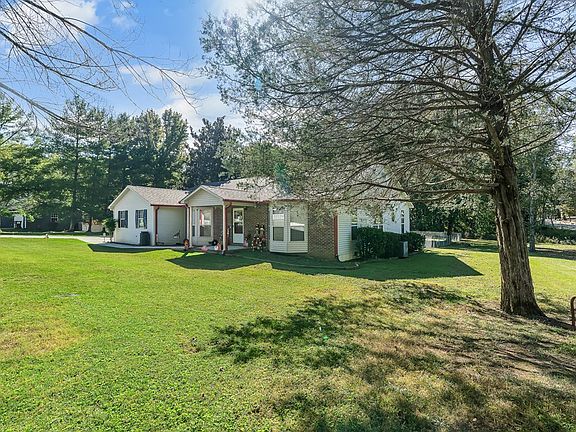 3rd image of 3311 Norfolk Dr