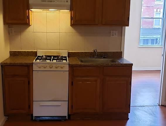 5th image of 1112 N 42nd St #2