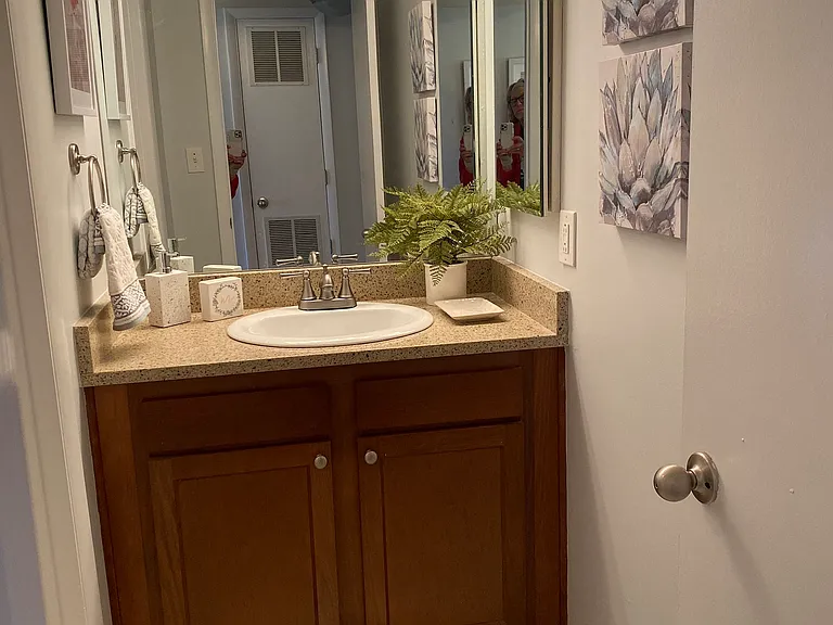 Model Apartment Bathroom