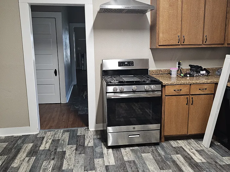 900 N Rockwall Ave — Photo 5