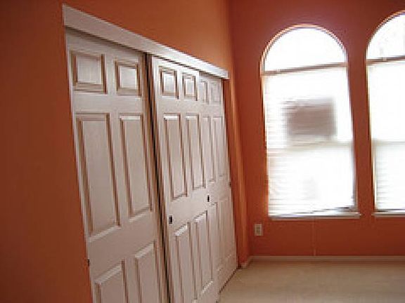 bedroom w/lots of storage