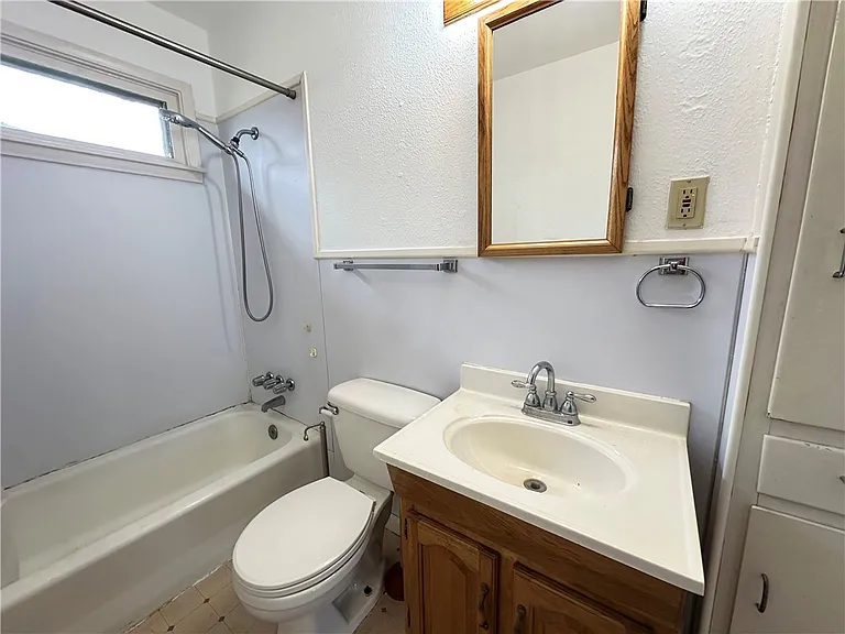 921 Oak St — Photo 17