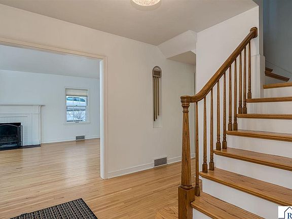 5th image of 225 Oak Knoll Blvd