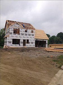2nd image of 406 Lincoln Ct