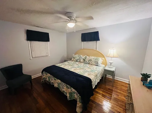 3103 Arendell St, Morehead City, NC 28557