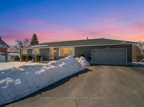 93 Henry St, Greater Napanee, ON K7R 3A6