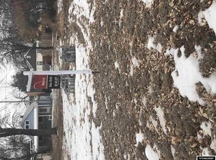 906 Culbertson Ave, Worland, WY 82401
