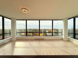 9188 Cook Rd #1301, Richmond, BC V6Y4M1