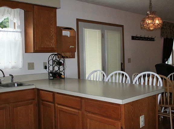 5th image of 8262 Priesltey Dr