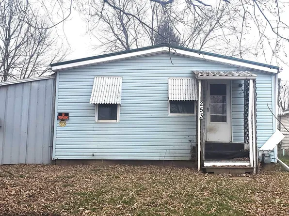 253 W Olive St, Canton, IL 61520