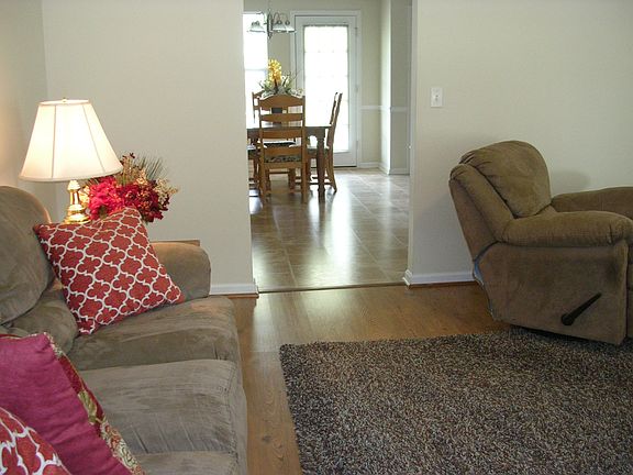5th image of 146 Holli Ln