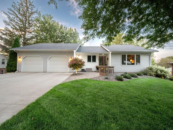 791 Highland Rd, Windom, MN 56101