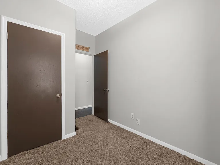 1635 Oak St #1635 — Photo 13