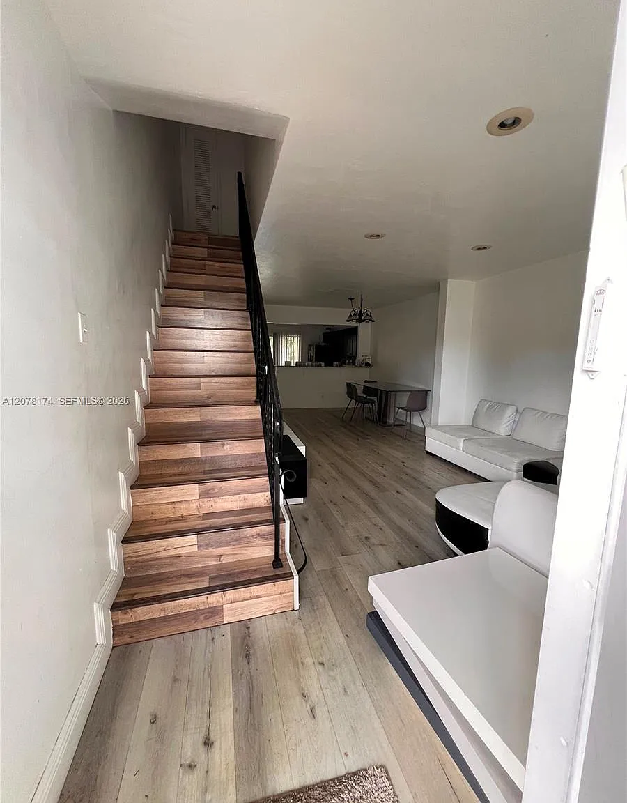 2 bed, 1.5 bath, 1150 sqft, $2,800 — Photo 2
