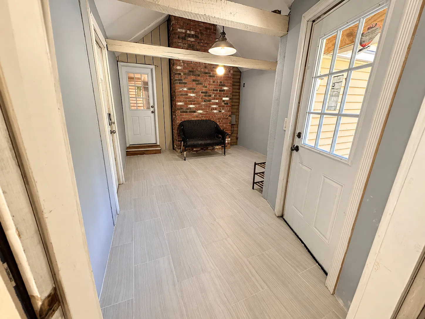 4 bed, 2.5 bath, 2381 sqft, $2,800 — Photo 2