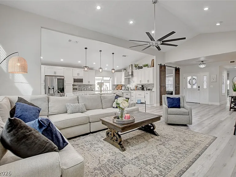 5429 Painted Sunrise Dr — Photo 16