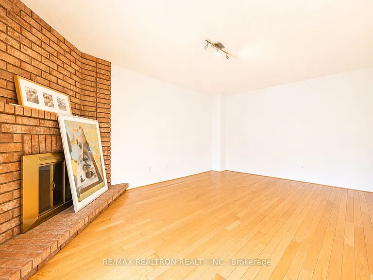 10 Pinewood Dr — Photo 17