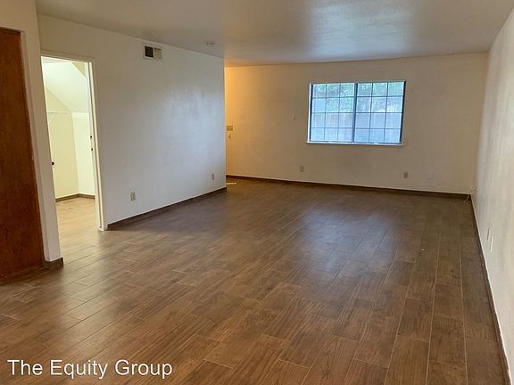 2nd image of 172 N Shasta Ave APT 3