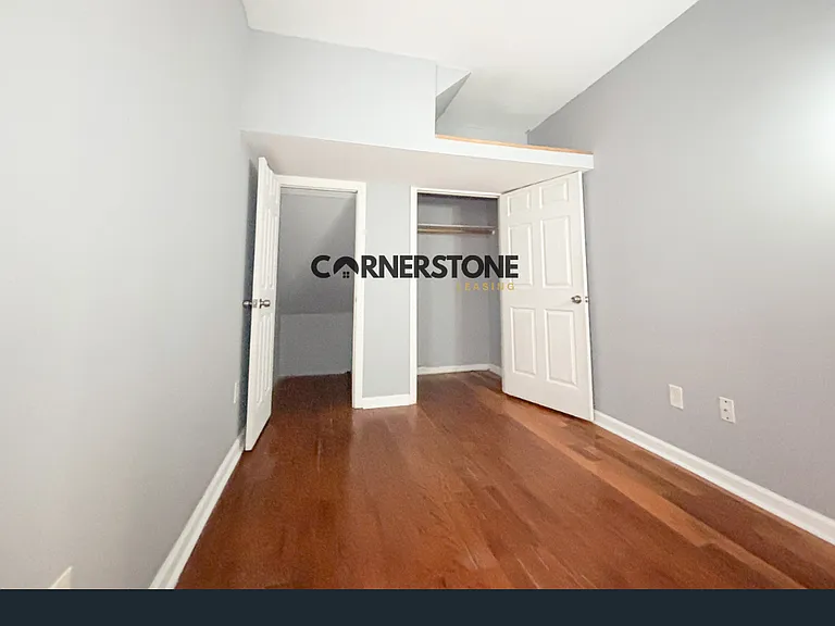 39 Seymour Ave — Photo 9