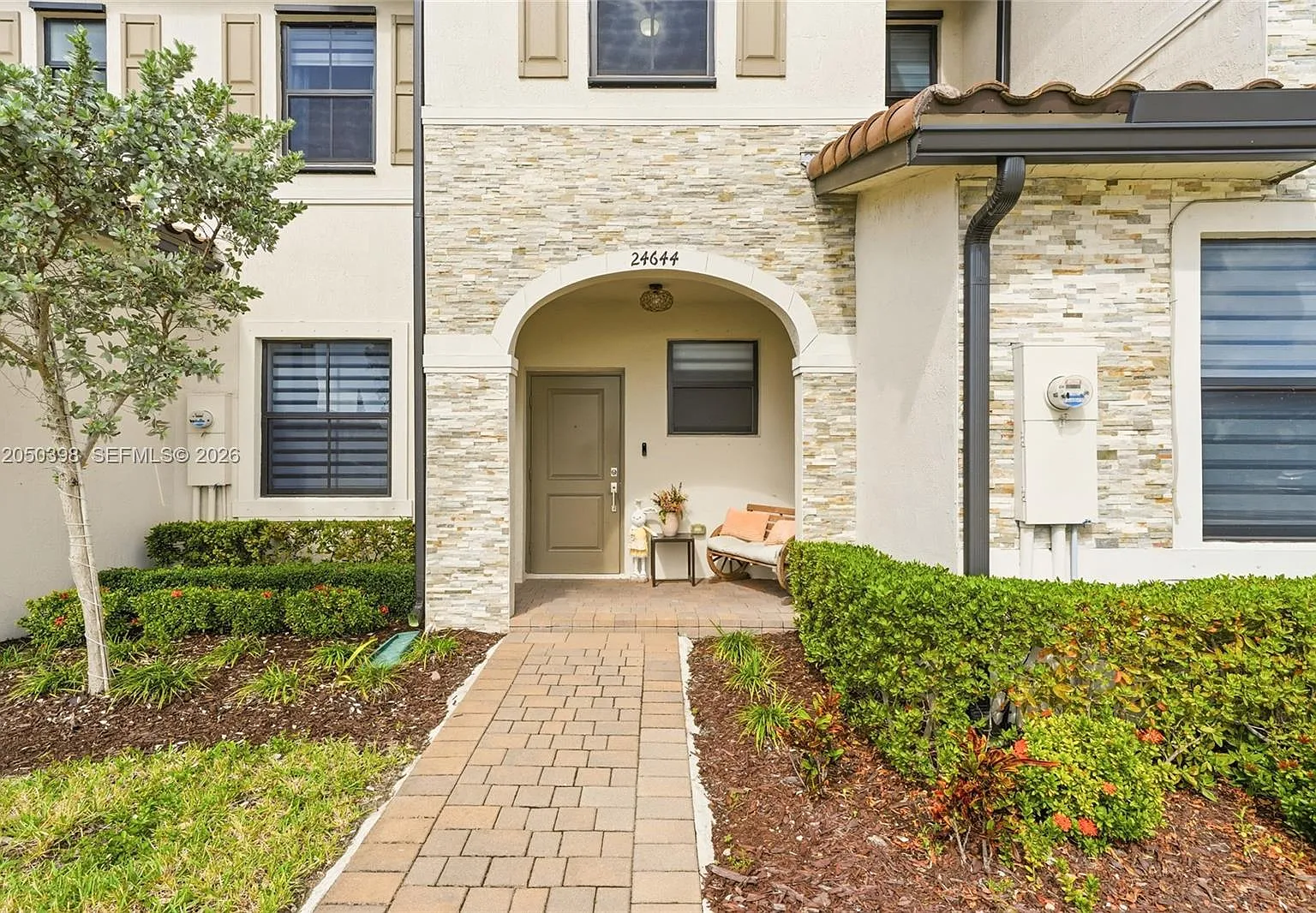Silver Palm Residential H — Photo 2
