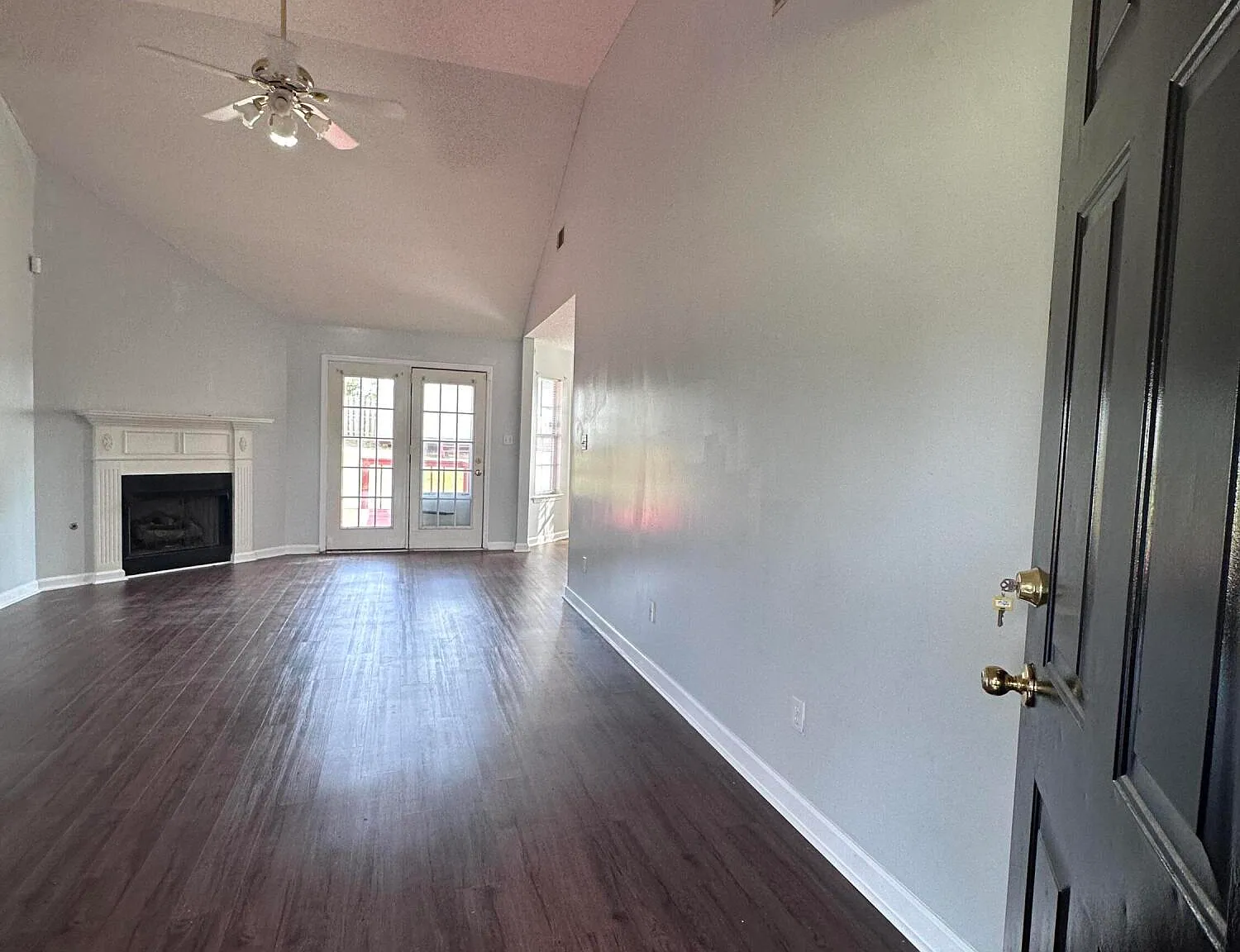 4 bed, 2.0 bath, 1820 sqft, $2,300 — Photo 4