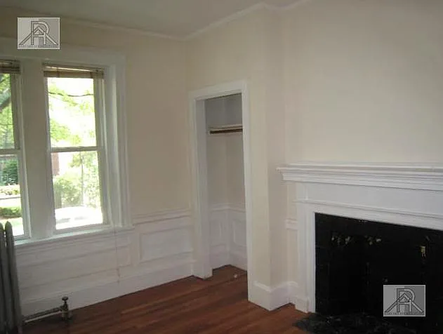 Building Photo - 58 Egmont St #1