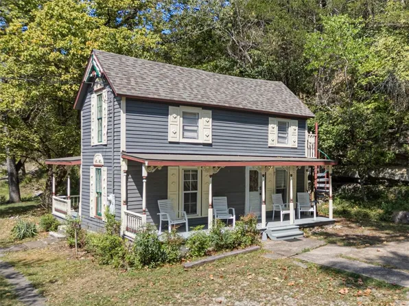 247 N Main St, Eureka Springs, AR 72632