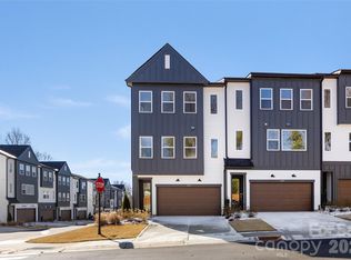 905 Archway Ln, Charlotte, NC 28217