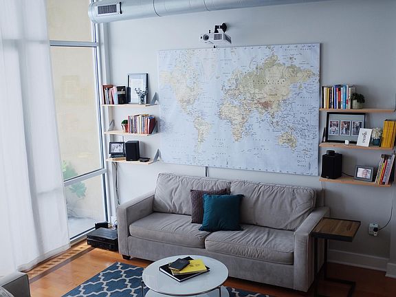 10-foot ceiling with exposed A/C vents.