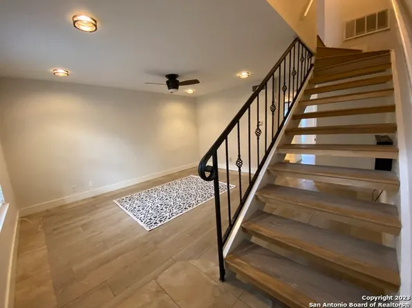 2811 Woodbury St, San Antonio, TX