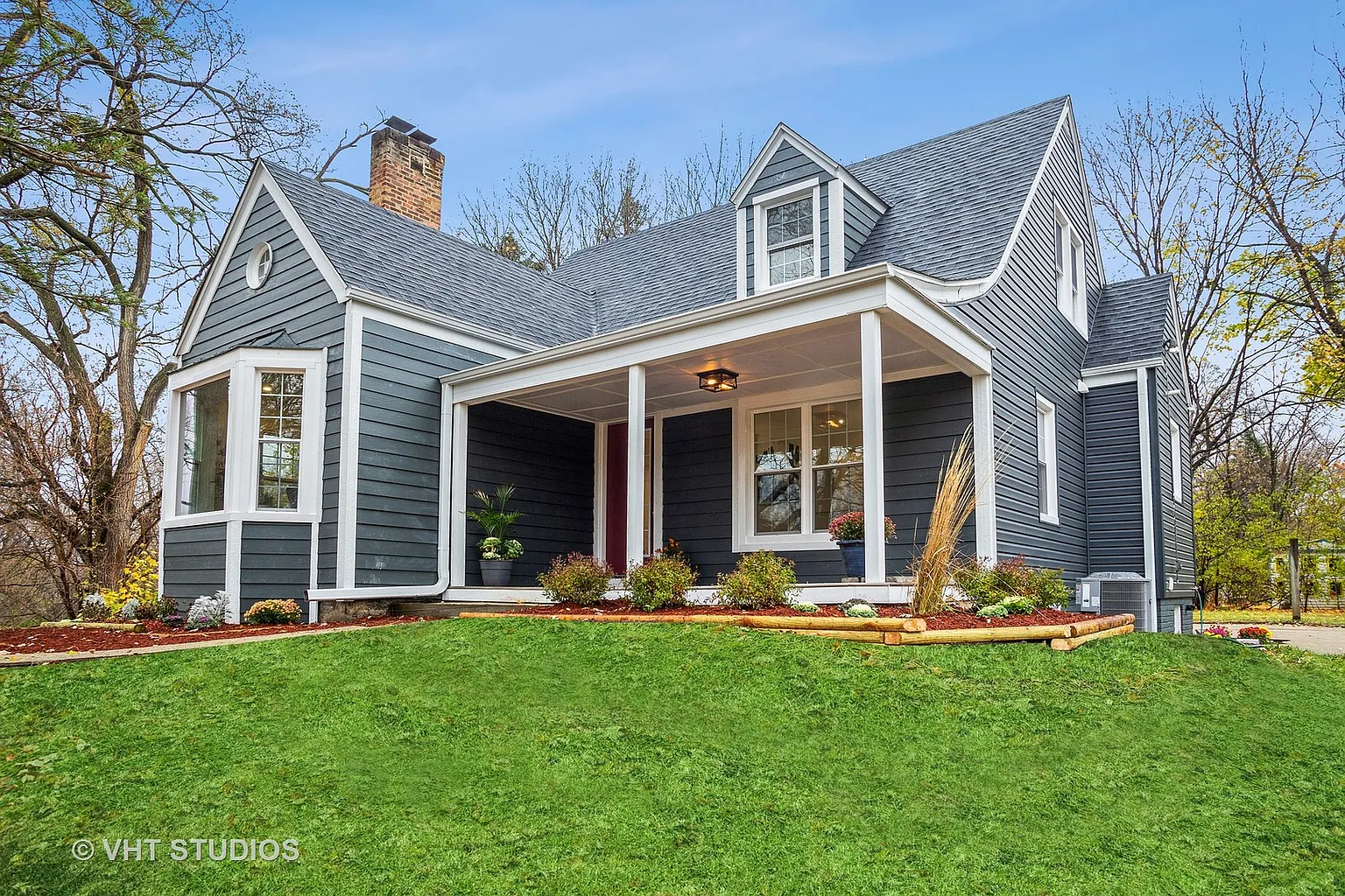 1 Hillside Ave photo 1