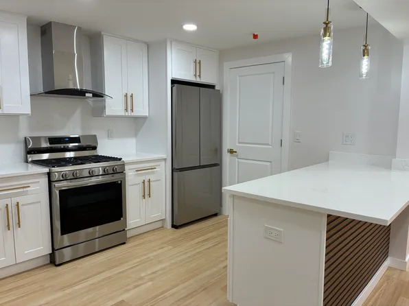 716 11th Street image 4 of 37