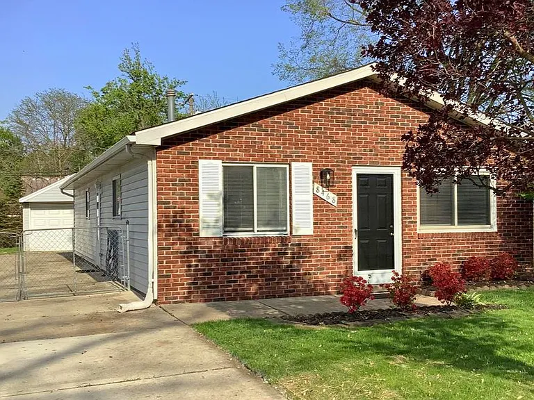8468 Beatrice — Photo 1