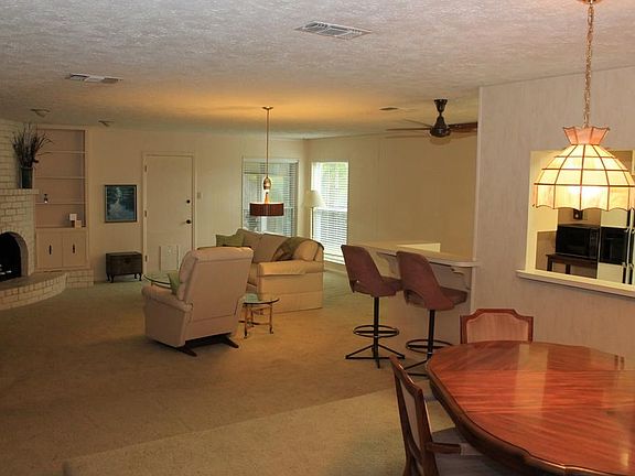 From the front door looking in, right away you can see that this is a wonderful open floor plan, perfect for holiday gatherings.