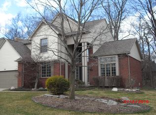 688 Woodfield Way, Rochester Hills, MI 48307