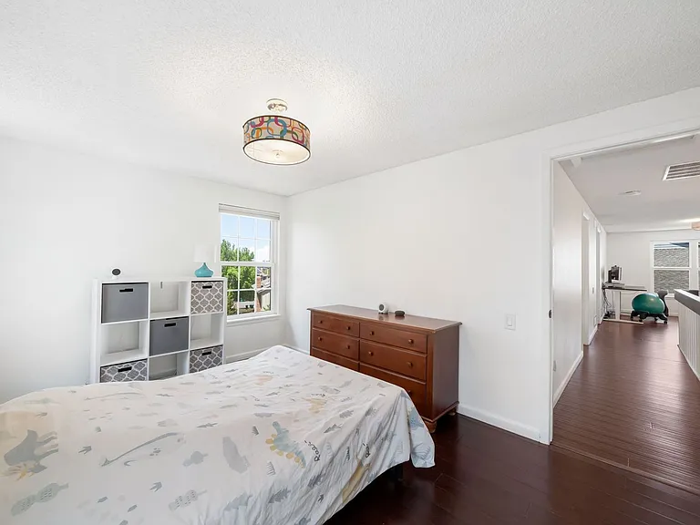 10217 Julian St — Photo 28