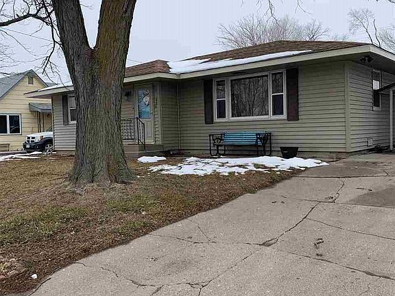 2nd image of 606 E 10th St