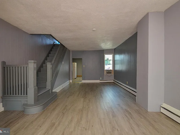 712 Laurel Blvd — Photo 4