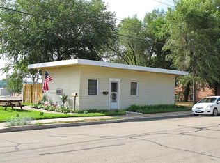 1692 Garfield Ave, Dubuque, IA 52001