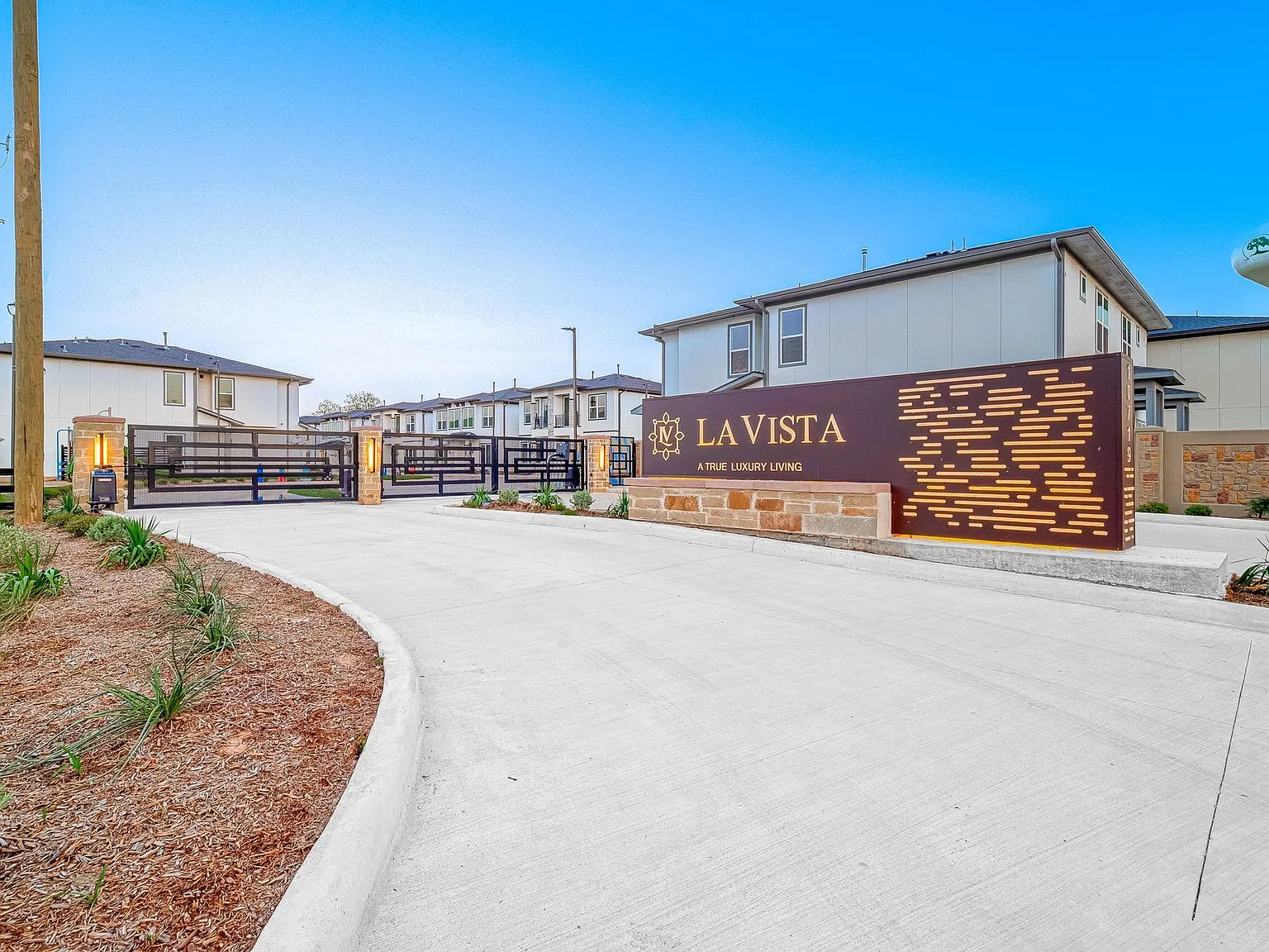 La Vista Richmond Town Homes — Photo 2