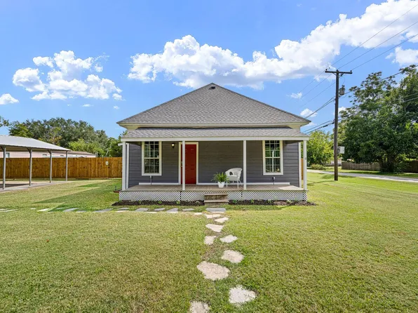 193 Elm St, Blessing, TX 77419