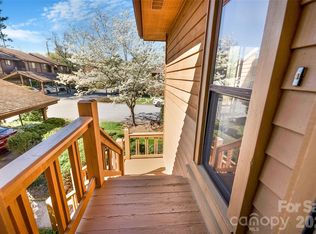 521 Courtwood Ln APT 8, Hendersonville, NC 28739
