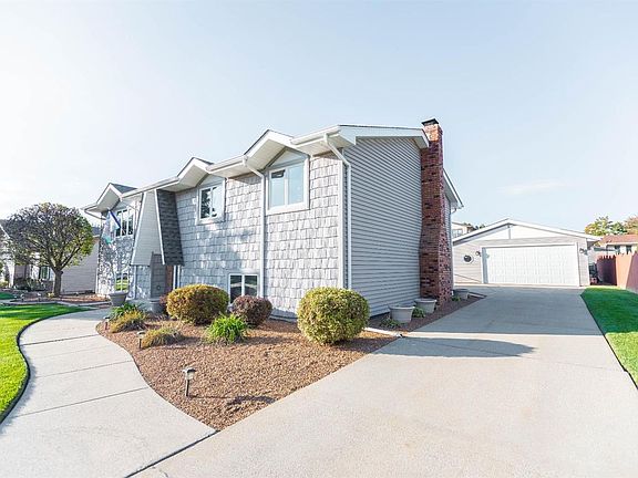 2nd image of 718 Christy Ln