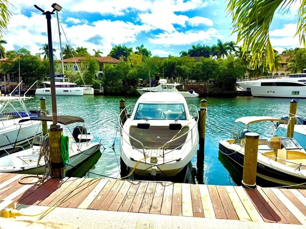 90 Edgewater Dr #D14, Coral Gables, FL 33133