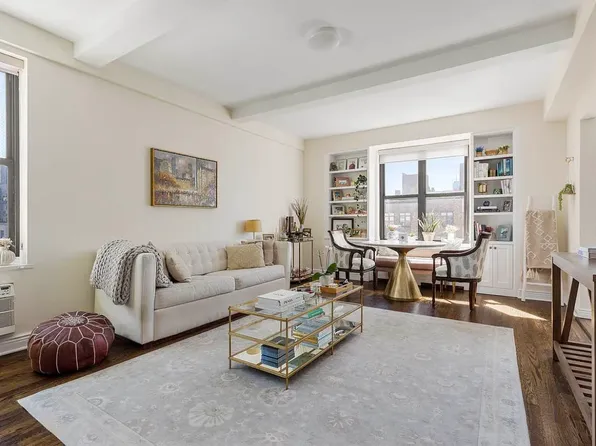 161 West 16th Street image 1 of 7