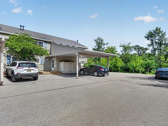 2nd image of 761 Kirts Blvd