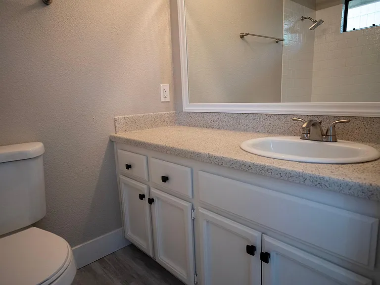 Cedar Court Townhomes — Photo 10