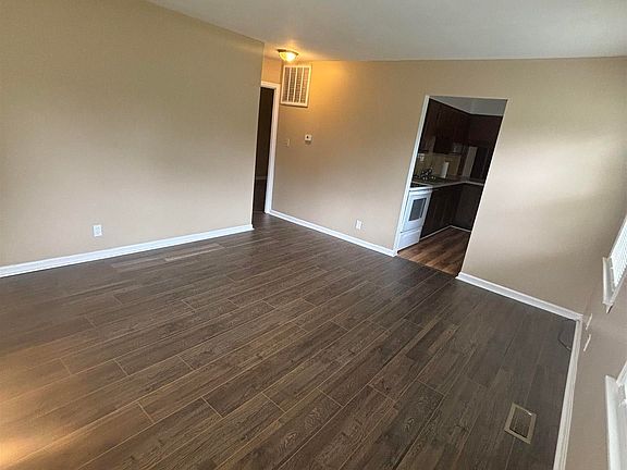 2nd image of 1727 Covert Ave