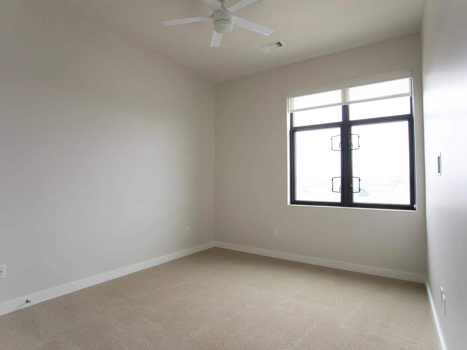 2 bed, 1022 sqft, $1,700 — Photo 3
